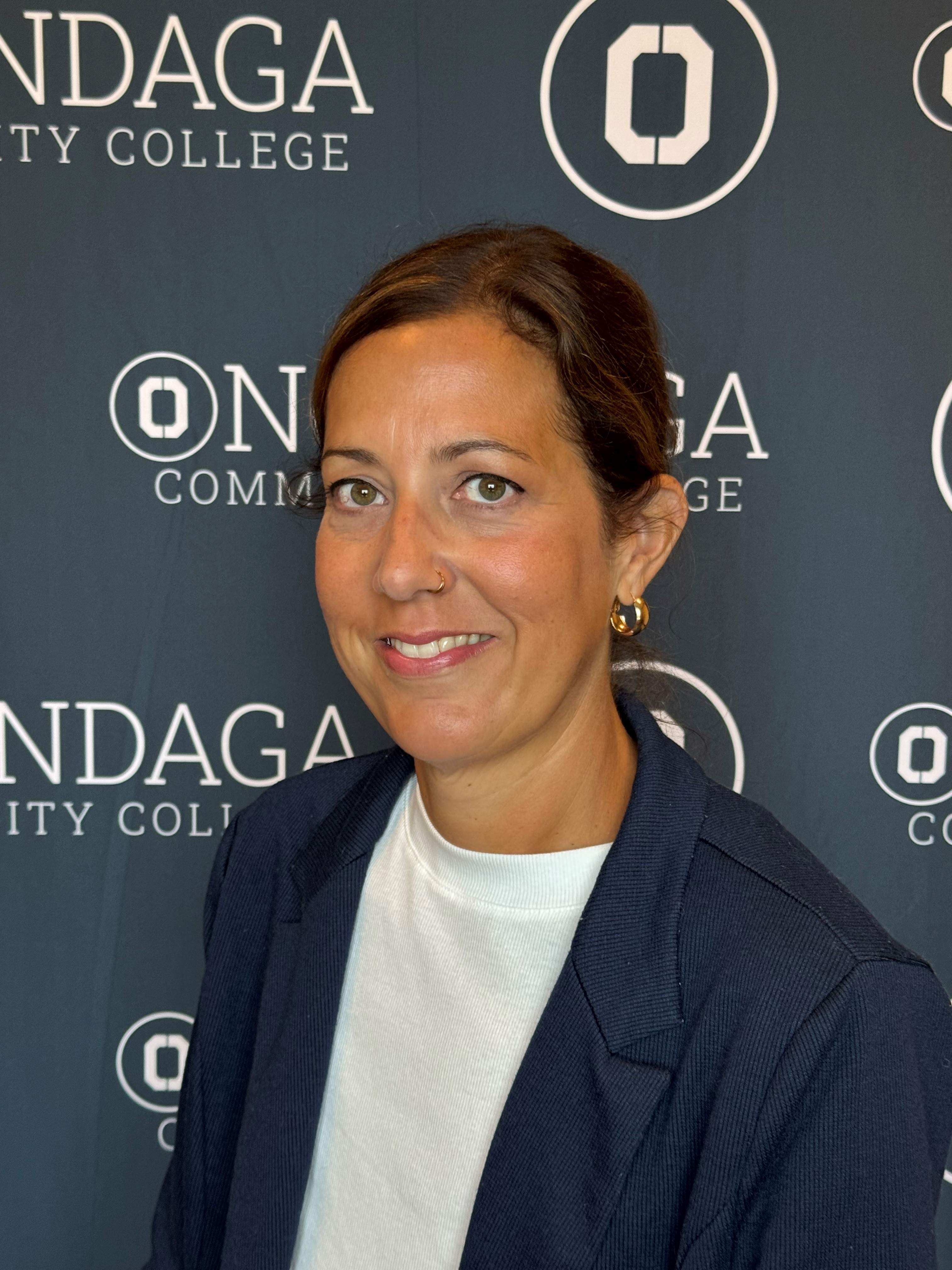 Headshot of Erin Woods