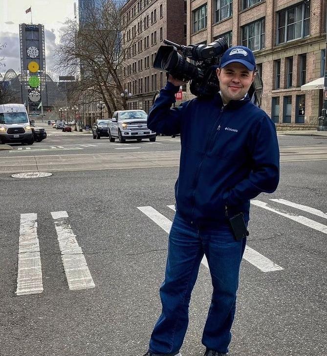 Matt Landers '09 is a Cicero-North Syracuse High School and Onondaga Community College graduate who is working as a Television News Photographer and Drone Pilot at KOMO-TV in Seattle.