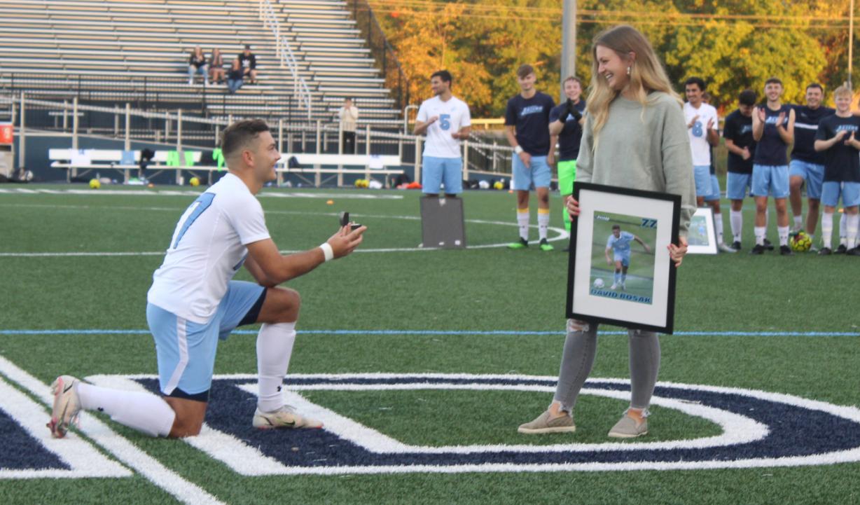 David Bosak proposed to his girlfriend on sophomore night. David Bosak proposed to his girlfriend on sophomore night.