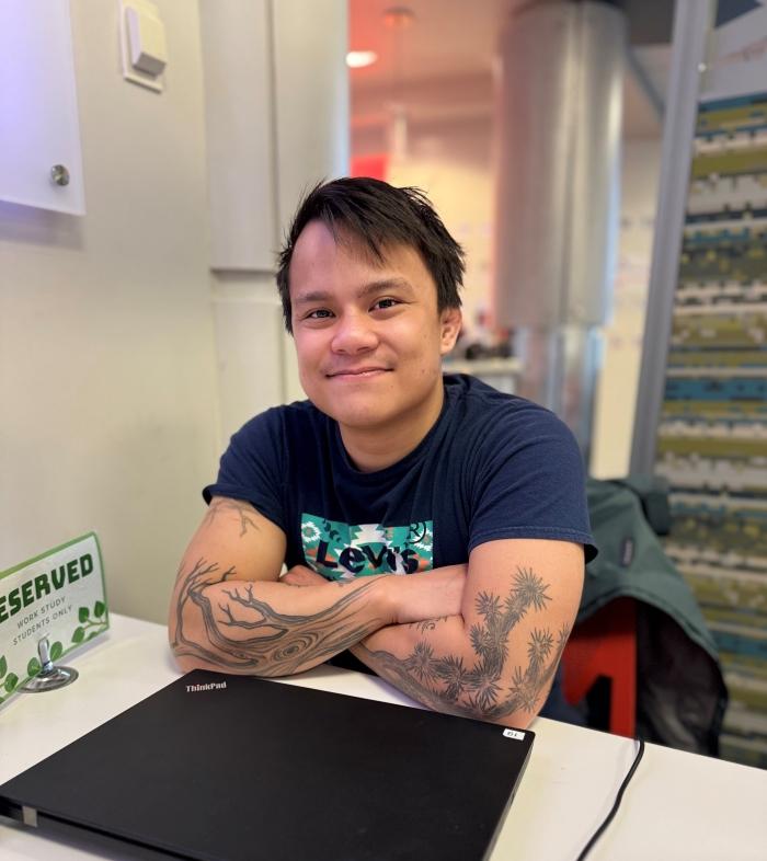 Dominick Kastner is a Student Veteran who is working on his Nursing prerequisites. He's pictured in the Learning Center where he is a Work Study student. Dominick Kastner is a Student Veteran who is working on his Nursing prerequisites. He's pictured in the Learning Center where he is a Work Study student.